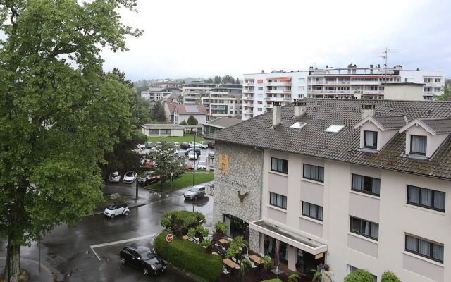 Le Grand Large in Annecy- lake view