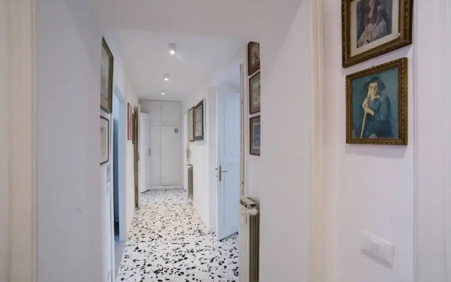 Super Big History Luxury At Colosseum