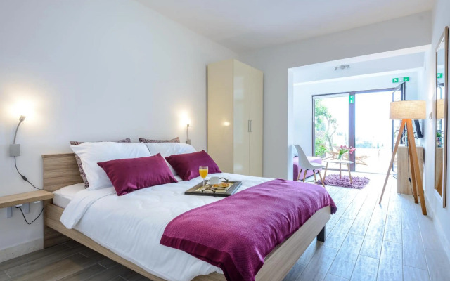 Tandem Apartments with Swimming pool