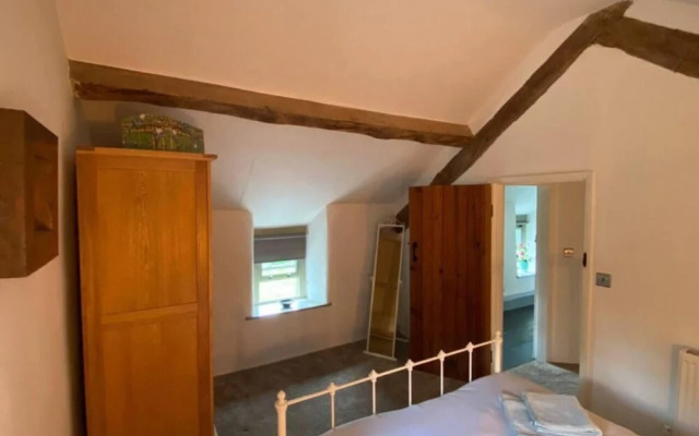 Idlewild Animal Sanctuary Farmhouse Stay - Charity