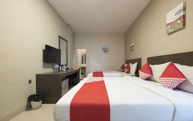 OYO 1679 Hotel Century Makassar