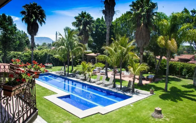 La Esmeralda en el Encanto Hotel Petit