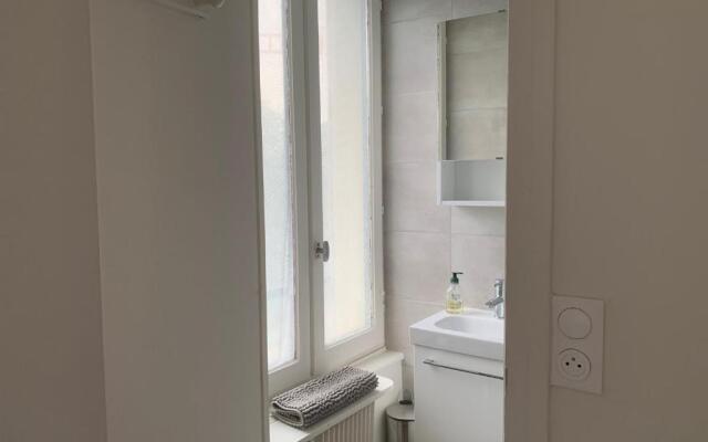 Appartement 4 personnes, 1 chambre, terrasse, Wifi, proche du centre