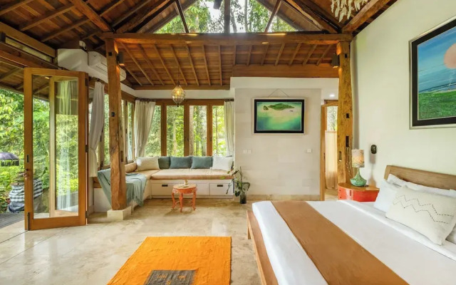 Private Pool Villa in ubud with Jungle View
