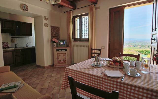 Charming Farmhouse in Trevi With Swimming Pool