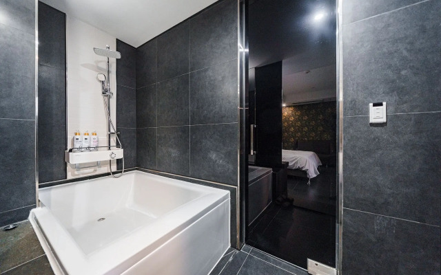 Starhills Hotel