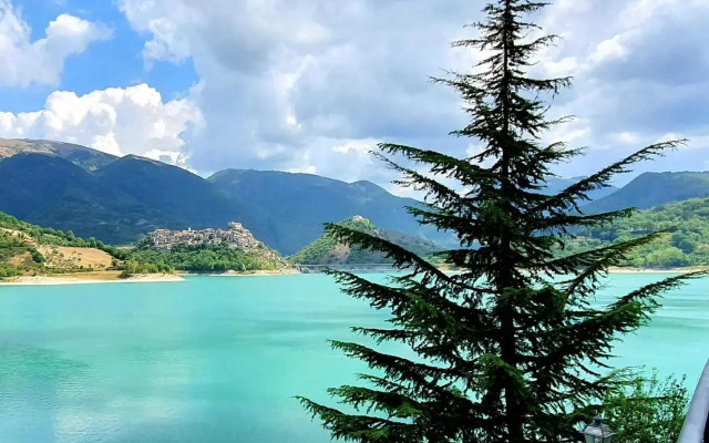 Letizia Lake House Panoramic View