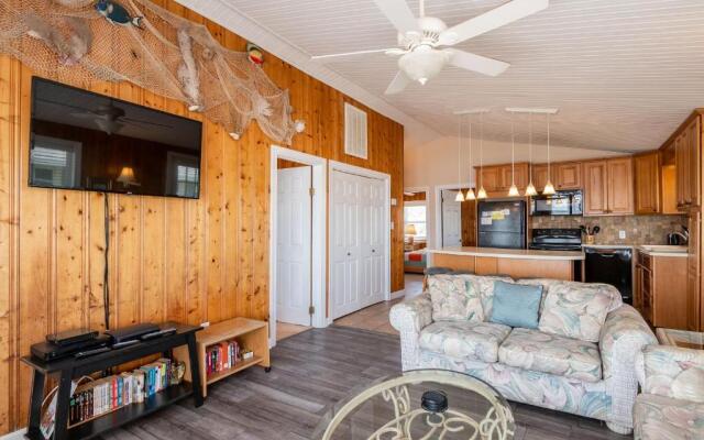 Windward Mark by Oak Island Accommodations