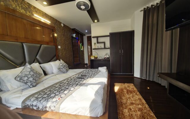 Seven Hills Hotel Srinagar