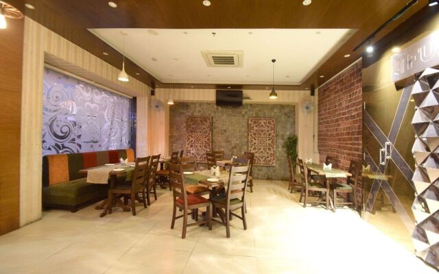 Capital O 23134 Hotel Radiant Star