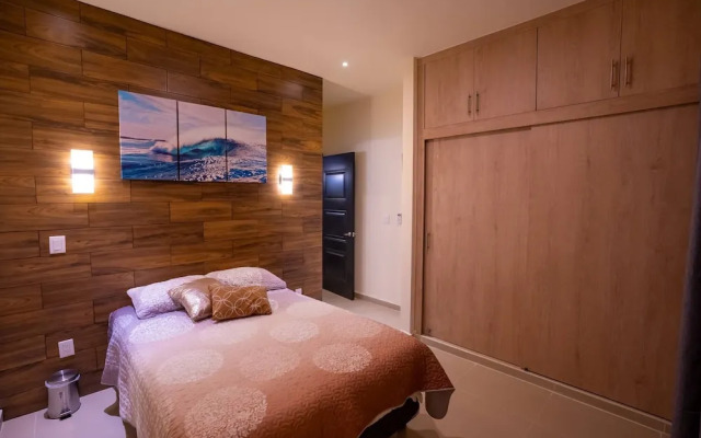 Luxury Apartment With Poll