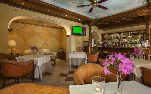 Villa Delta Suite House