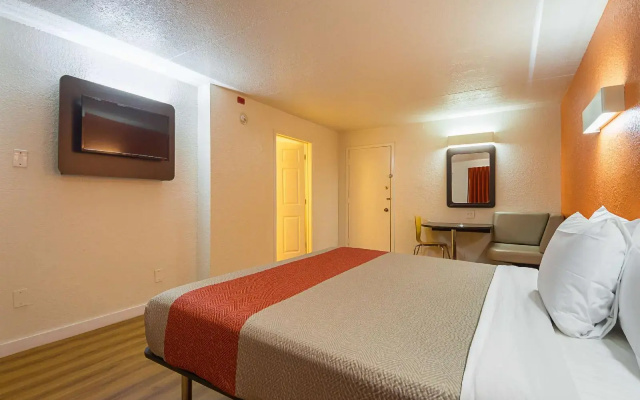 Motel 6 Dallas - Garland - Northwest Hwy
