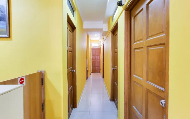OYO 89406 Lucky Budget Hotel