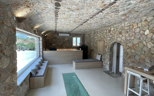 Aelia Luxury Suites Santorini