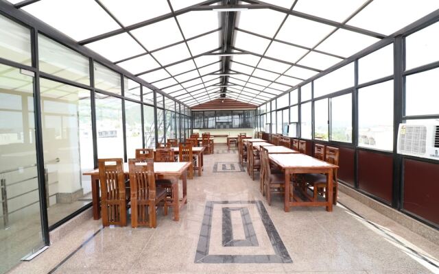 Oyo 37959 Hotel Royal Stay