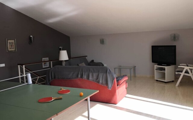 Villa familiar buhardilla piscina y BBQ