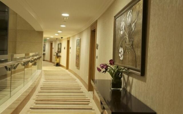 Grand Belle Vue Hotel 