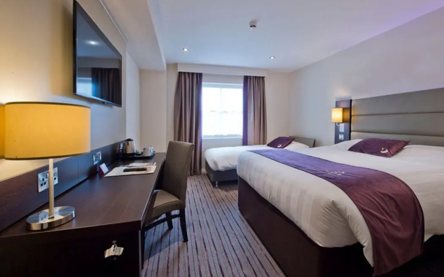 Premier Inn Witney
