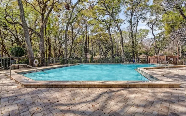 Fairway Oaks Villa Condo includes 2 Bicycles for Rides on Wonderful Bike Trail by RedAwning