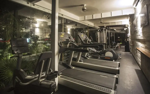 HIRA M4 Sea style Condo by Gate48