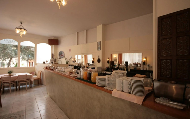 Adams Hotel