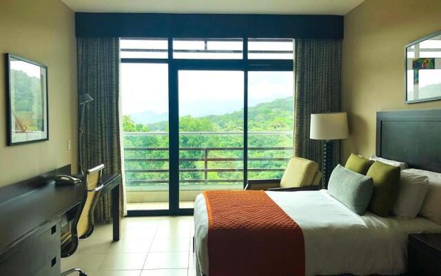 Summit Rainforest & Golf Resort