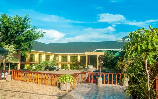 Hotel Hilltop Country Club