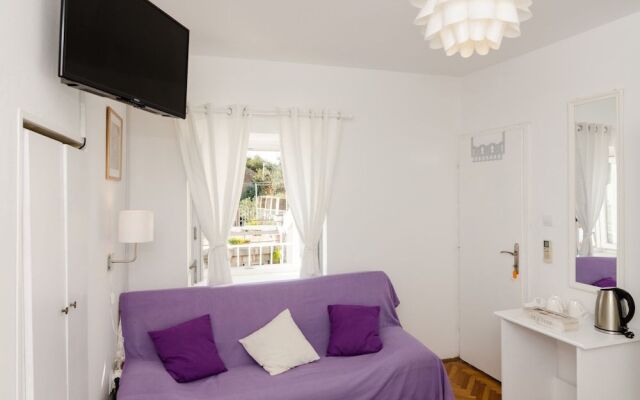 White Wave Guest House