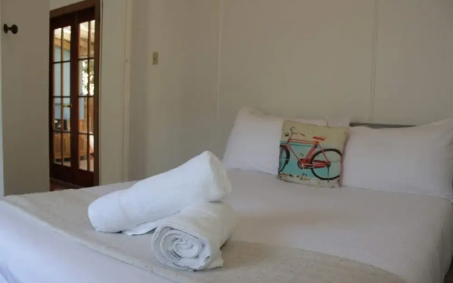 Eclectic 1 Bedroom Apartment in the Heart of Palm Beach