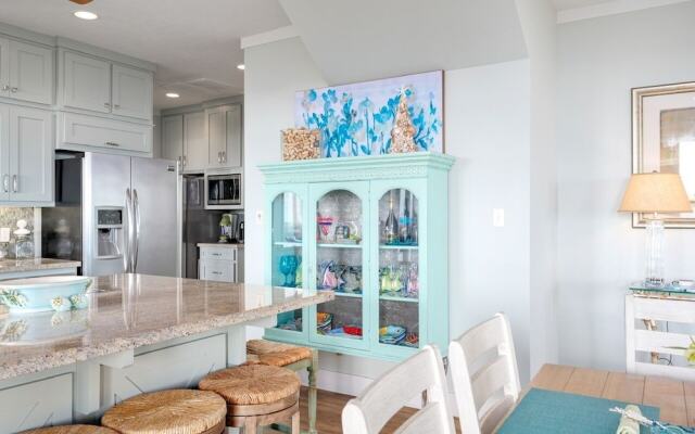 #justawavin' 3 Bedroom Home by RedAwning