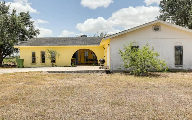 Screened Porch: Remote Harlingen House!