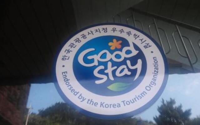 Goodstay Jangseungpo Beach Hotel