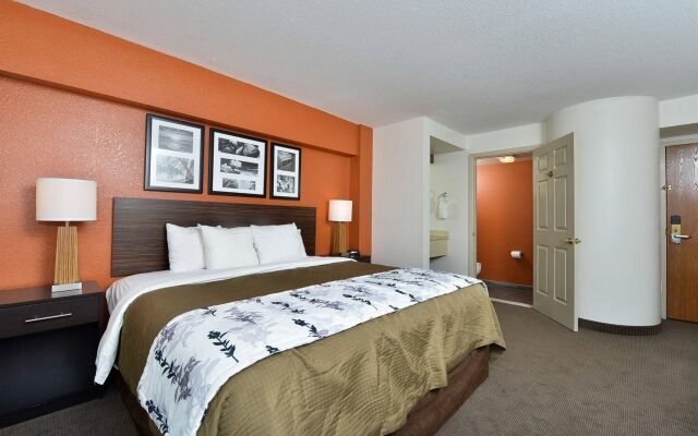 Sleep Inn & Suites Riverfront