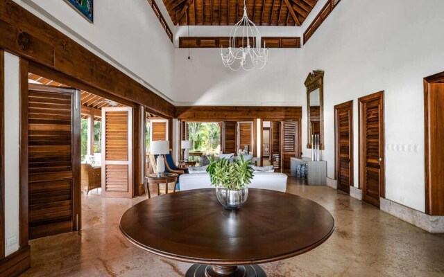 Sunny Vacation Villa 67