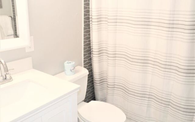 Jamaica Royale - T24 - 2 Br Condo