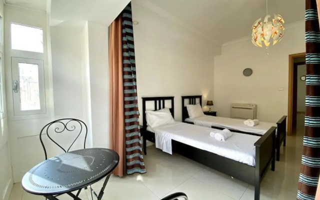 Hard to come by - modern & huge house in Sliema