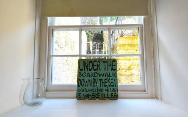 Amazing river view house sleeps 8