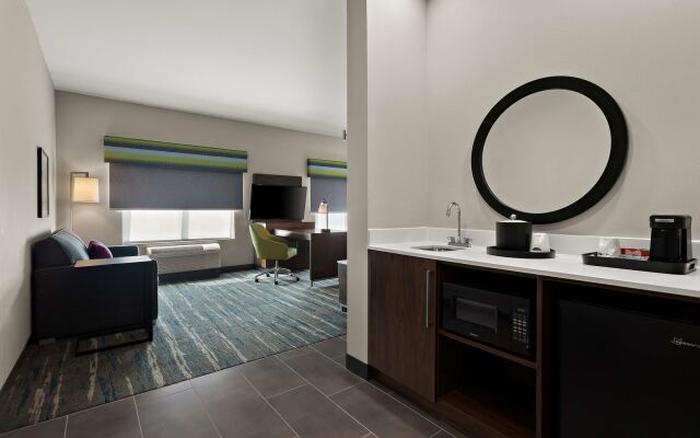 Hampton Inn & Suites Ruskin I-75