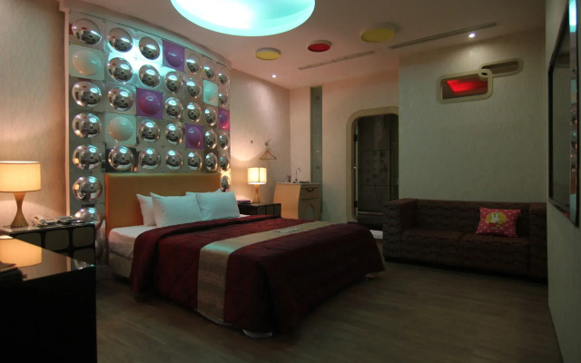 Romantic Code Motel