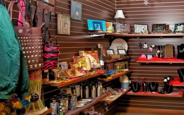 DoubleTree by Hilton Bay City - Riverfront