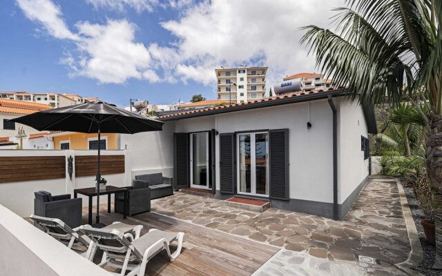 Ground Floor House in Garajau, Terrace Vila