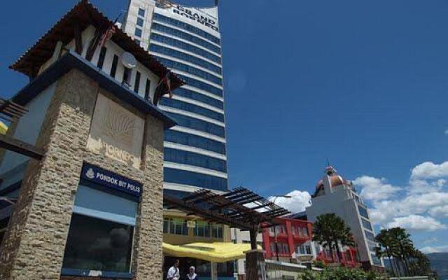 YYK 1Borneo Condominium