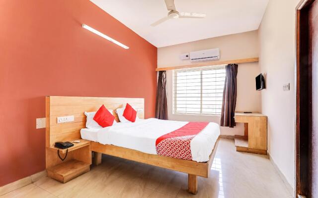 OYO 30567 Karthik Inn