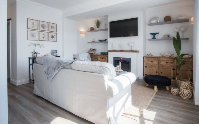 The Sand Castle - 2 Bedroom Apartment - Tenby