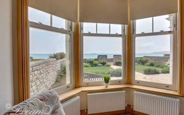 Beach View Apartment 2