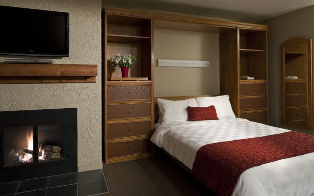 Whistler Village Inn And Suites