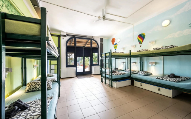 Bell Hostel and Guesthouse