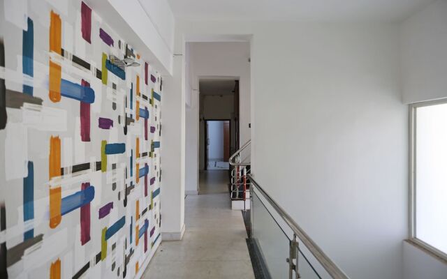 OYO 6680 Hotel Galaxy International