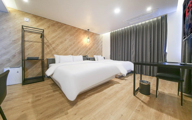 Wall Hotel Cheonan Cheongsu